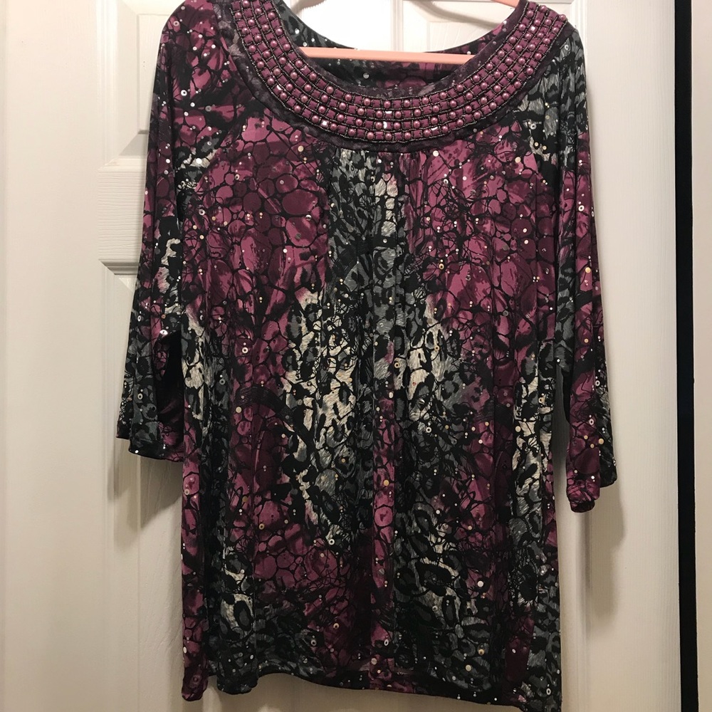 Comfortable 2/3 sleeve top with Jems